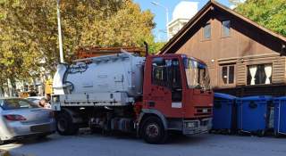 Συνεργασία ΔΕΥΑΞ με Υπηρεσία Καθαριότητας για τον καθαρισμό υπογείων κάδων στις Πλατείες Αντίκα και Ελευθερίας