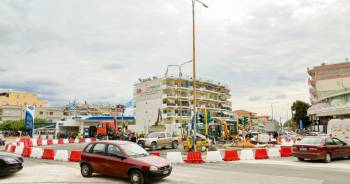 Ξεκίνησε η λειτουργία του νέου κυκλικού κόμβου στη Λεωφόρο Στρατού με προσωρινή εργοταξιακή σήμανση